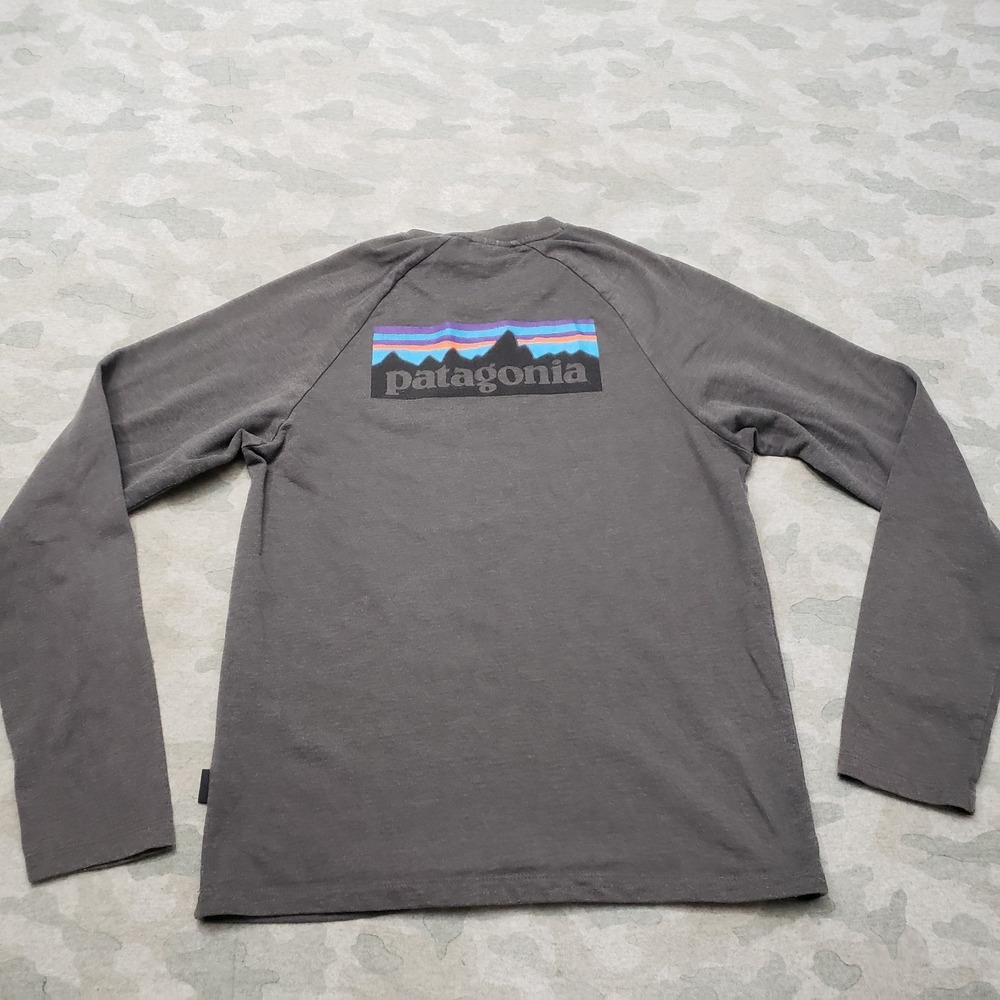 Patagonia Shirt Mens Small Gray Pullover Long Sleeve Outdoors Hiking Trail Camp